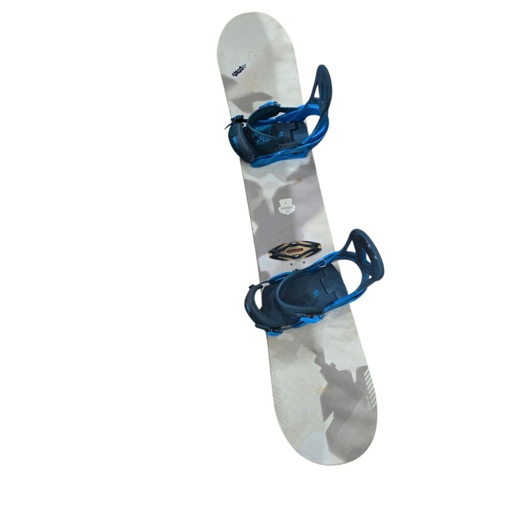 Forum Recon 153cm Snowboard Camber Wood Core, Burton Custom Re:Flex Bindings Set